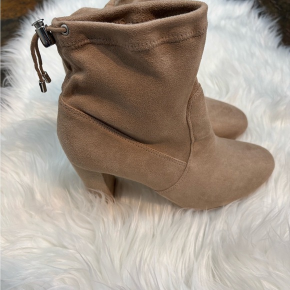 Express Women's Tan Faux Suede Block Heeled Ankle Sock Bootie Boho Boots size 8 - Picture 12 of 16